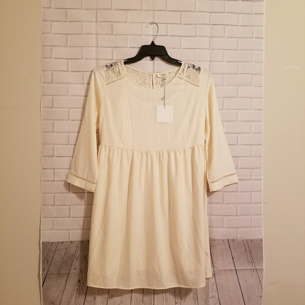Cream dress - Picture 7 of 8